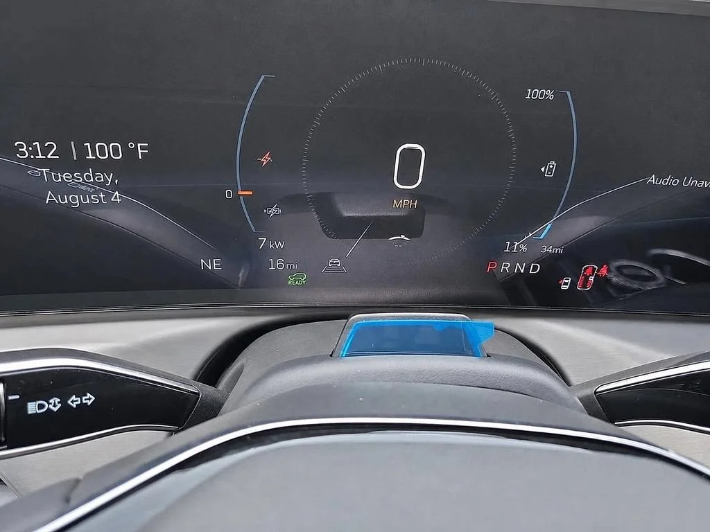 2027 Cadillac VISTIQ Luxury - Photo 16