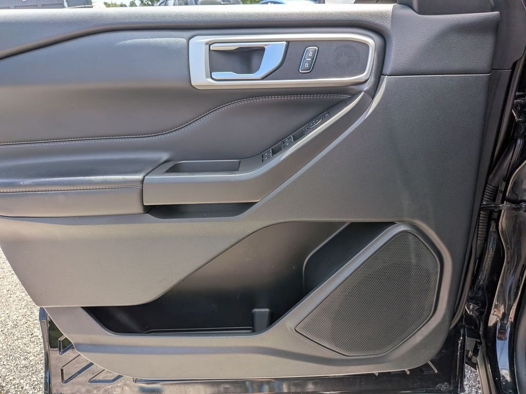 Used 2023 Black Ford XLT image 26