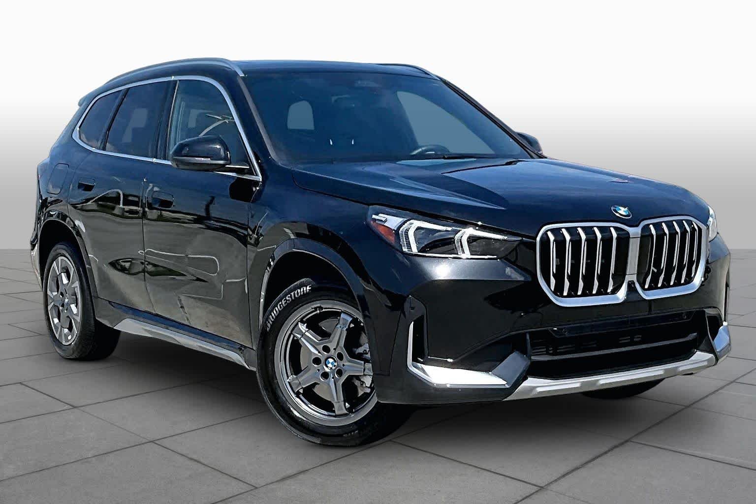 Used 2025 Black Sapphire Metallic BMW xDrive28i image 2