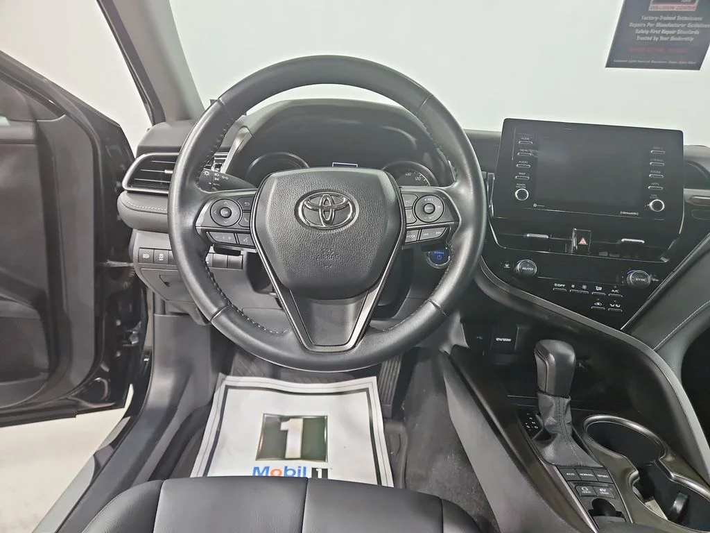 2022 Toyota Camry SE - Photo 14
