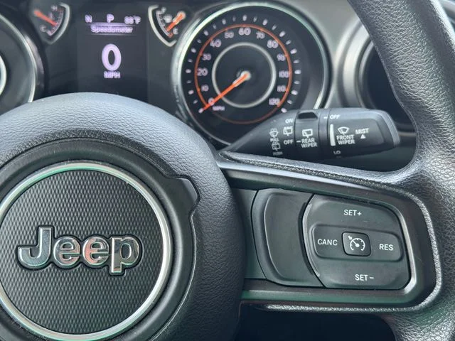 Certified Used 2022  Jeep Sport image 21
