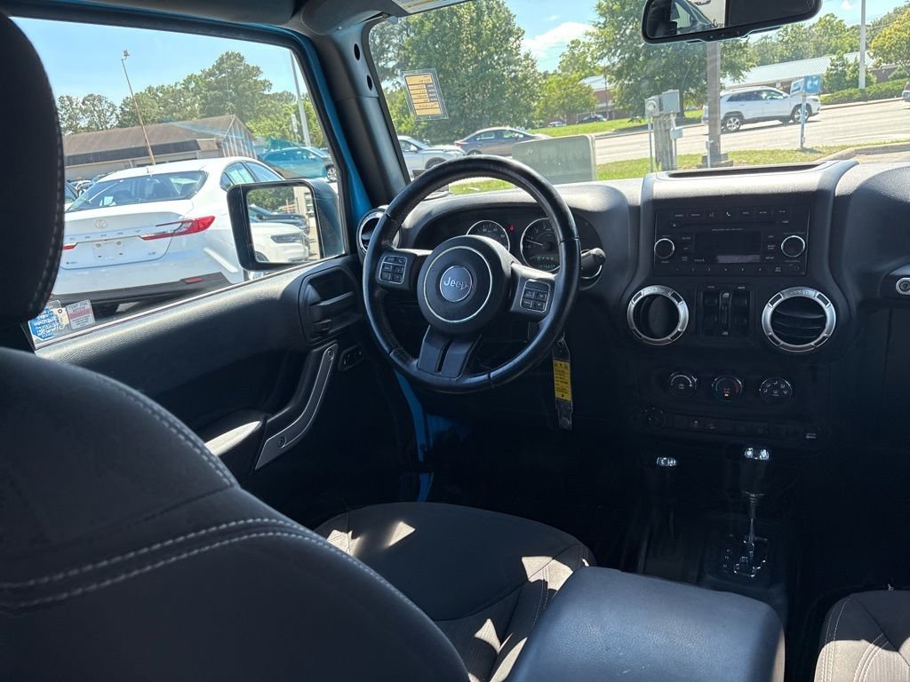 Used 2017 Blue Jeep Unlimited Rubicon image 9