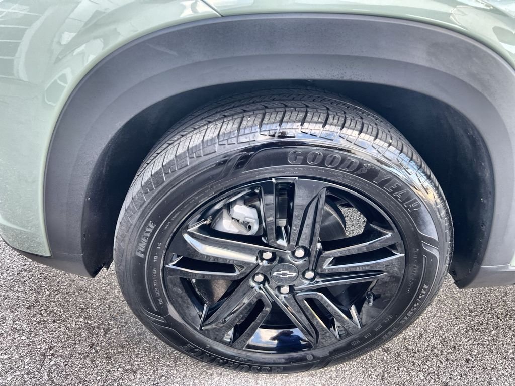 Used 2025 Green Chevrolet ACTIV image 10