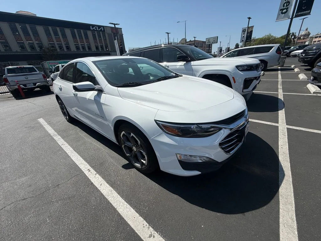 Used 2024 White Chevrolet LT image 3