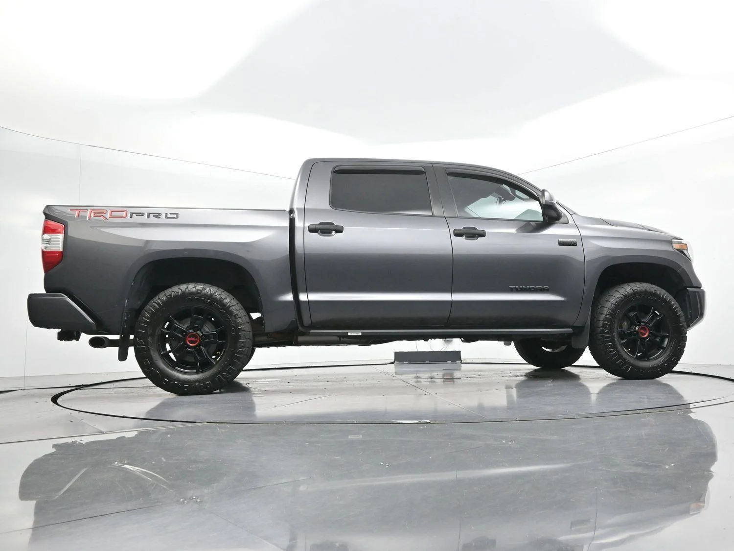 Used 2020 Magnetic Gray Metallic Toyota SR5 image 50