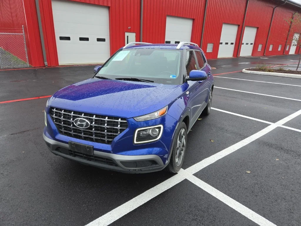 Used 2022 Blue Hyundai Limited image 6