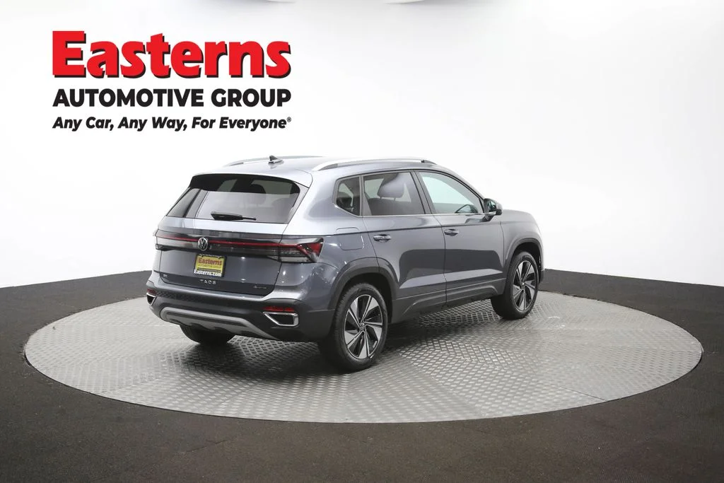 Used 2025 Gray Volkswagen 1.5T SE image 39