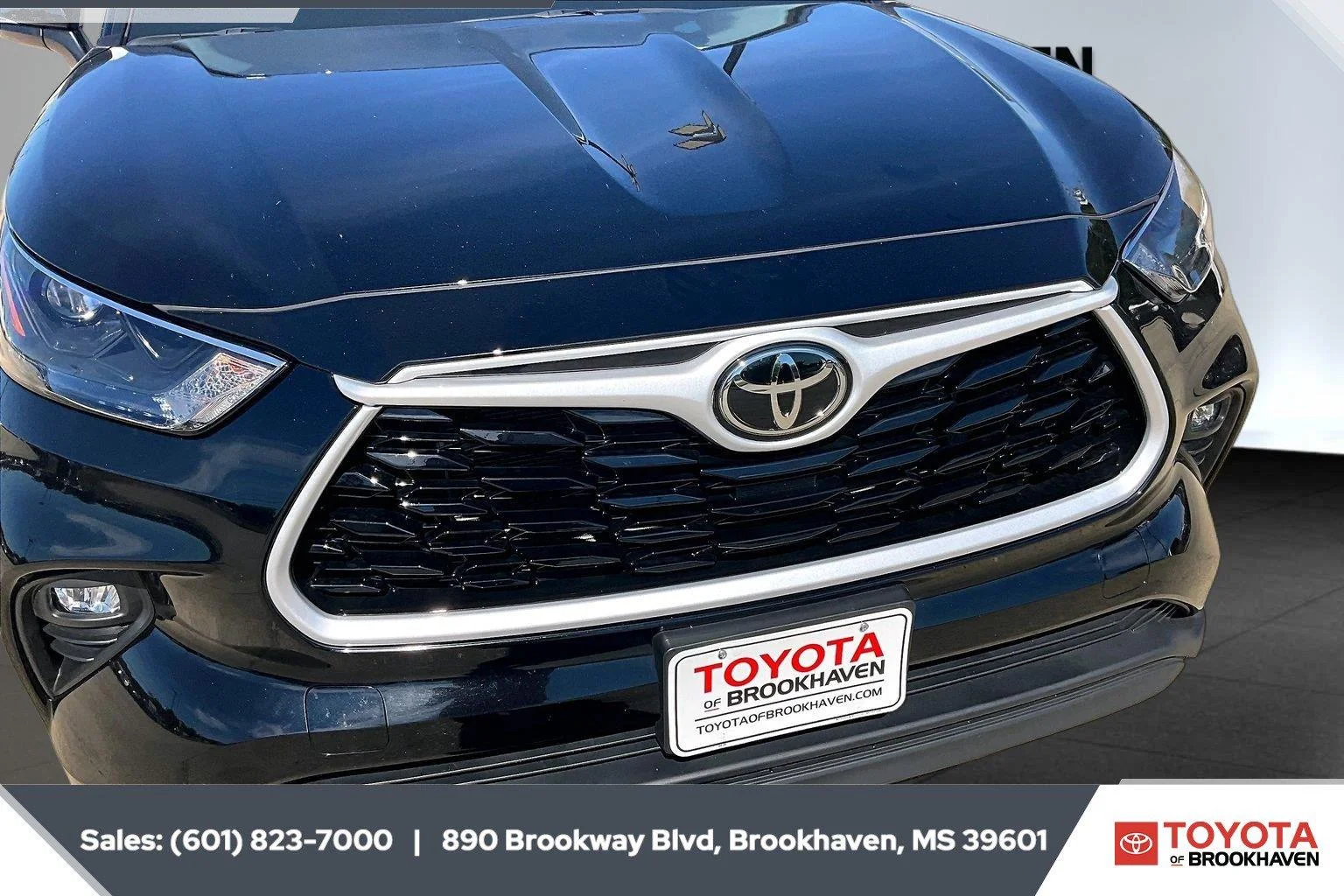Used 2026 Midnight Black Metallic Toyota XLE image 22