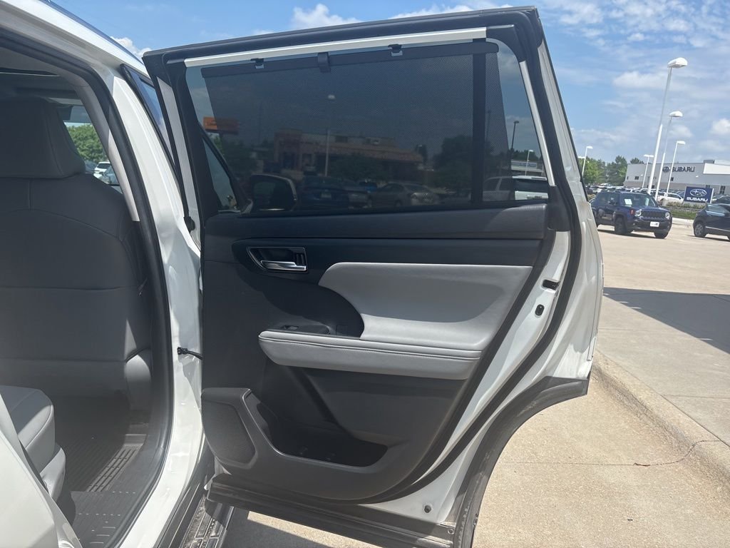 Used 2021 Blizzard Pearl Toyota XLE image 29