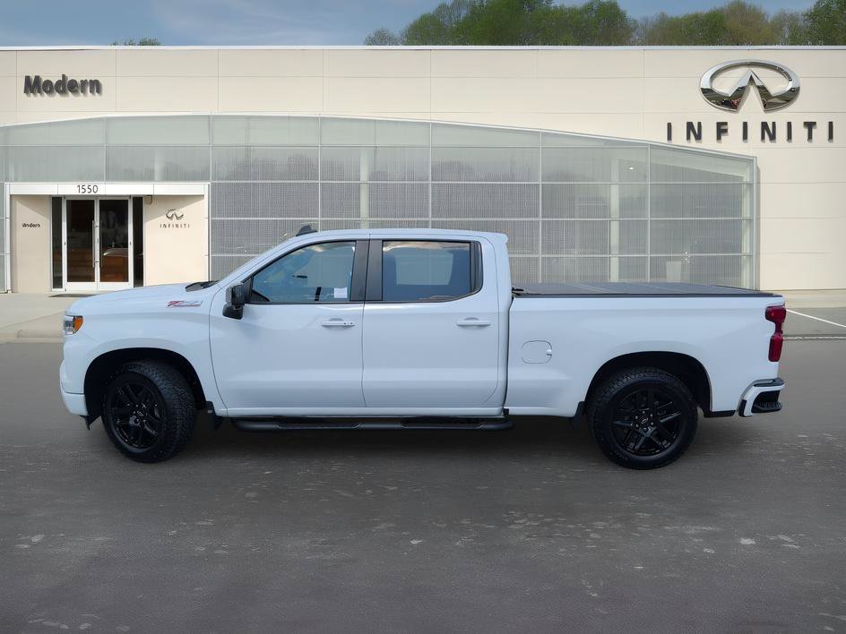 Used 2024 Summit White Chevrolet RST image 6