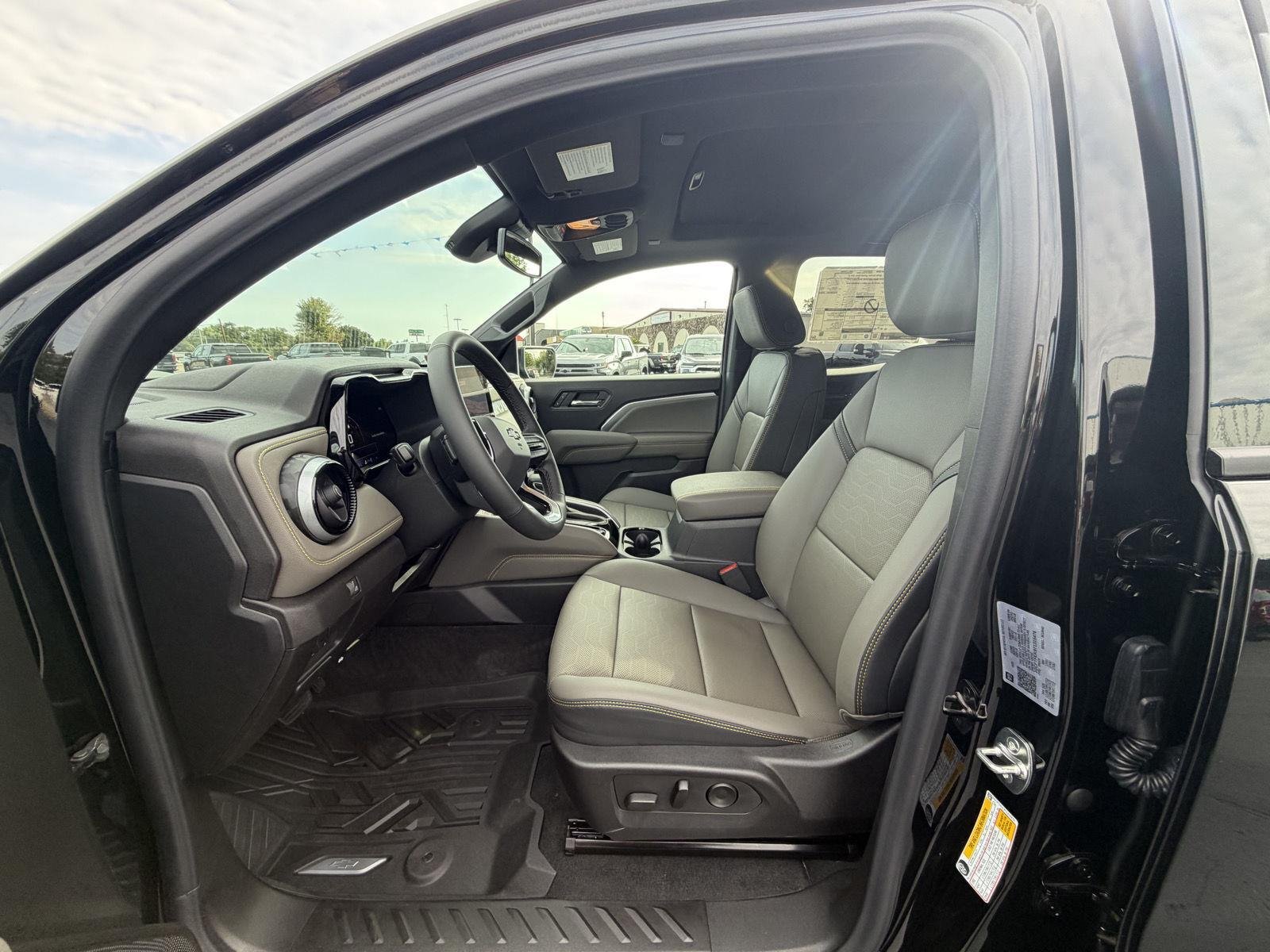 2026 Chevrolet Colorado ZR2 - Photo 9