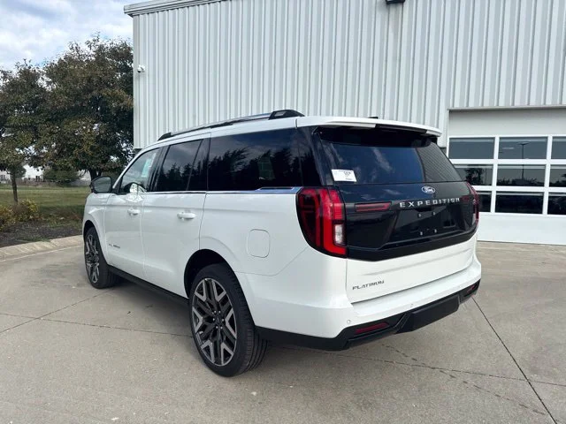 New 2027 Star White Metallic Tri-Coat Ford Platinum image 8