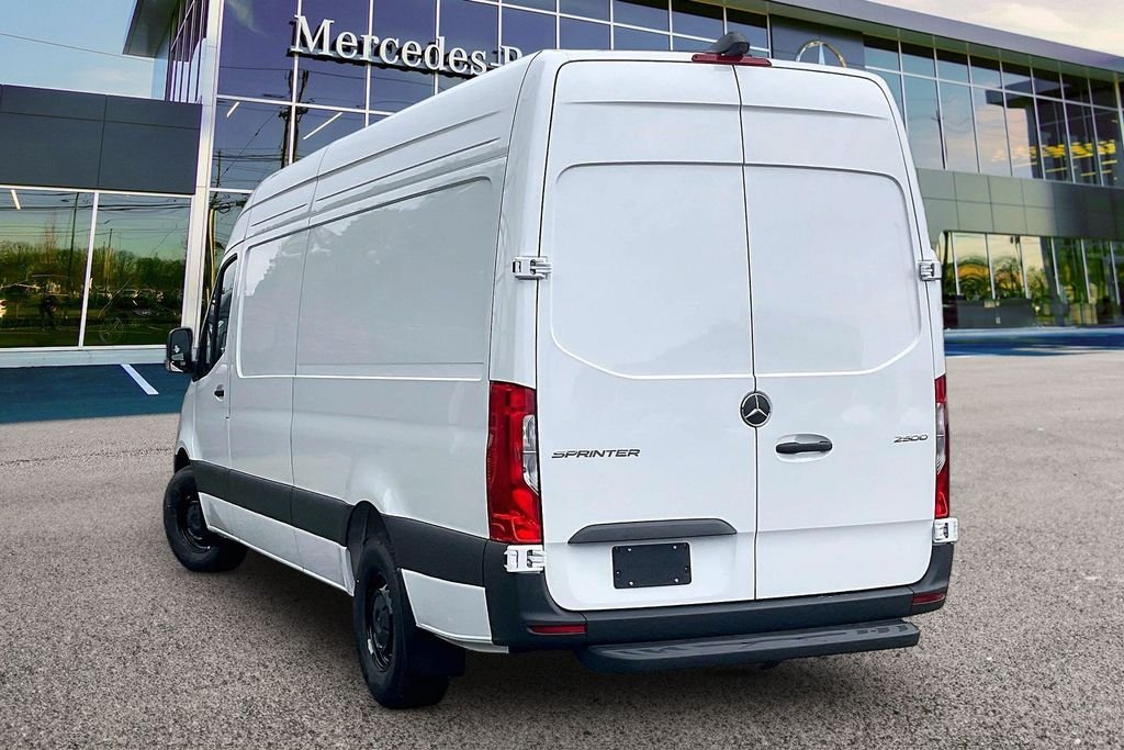 New 2026 Arctic White Mercedes-Benz Cargo 170 WB image 3