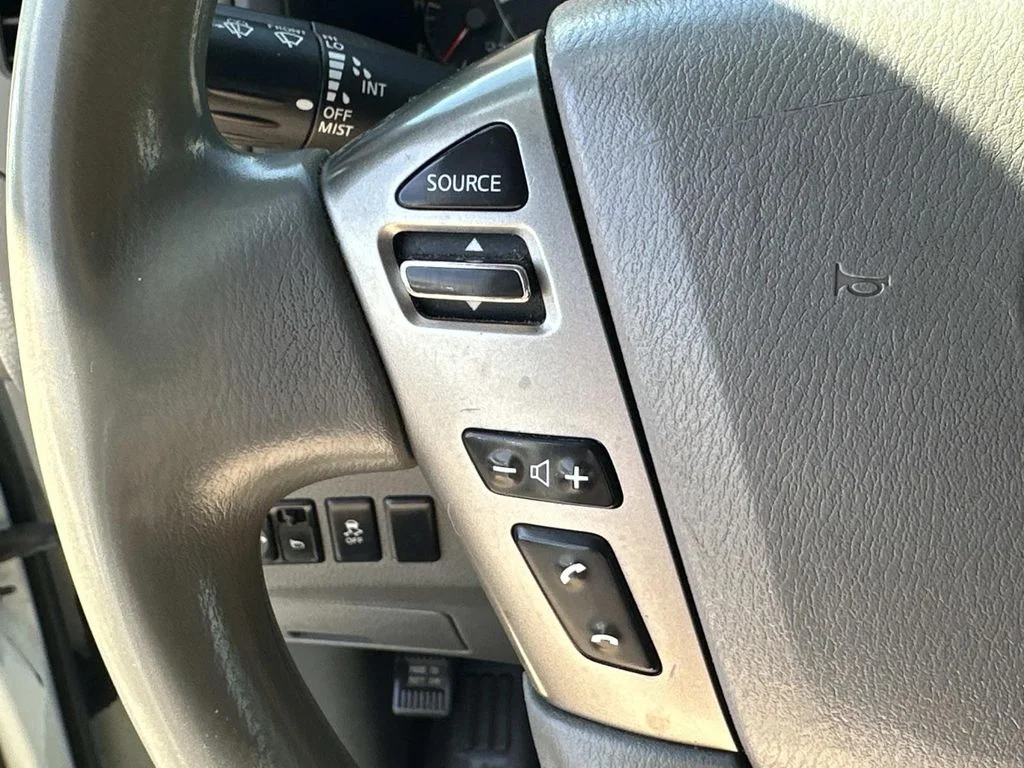 Used 2019 White Nissan S image 21