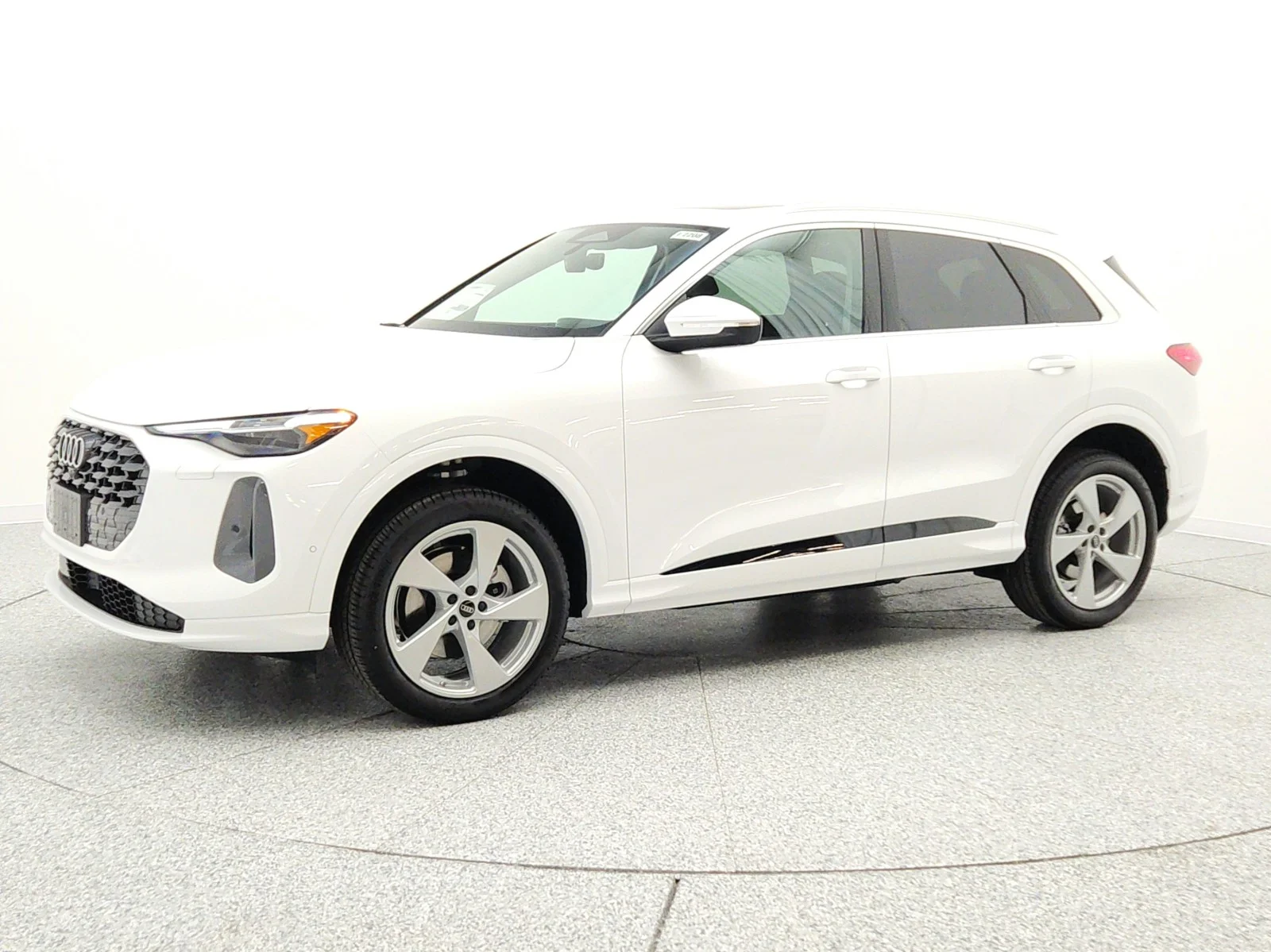2026 Audi Q5 Premium Plus quattro's photo
