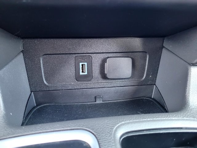 Used 2017 White Ford S image 18