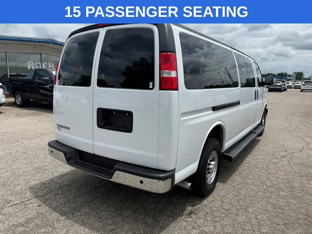 Used 2023 Summit White Chevrolet 1LT image 5