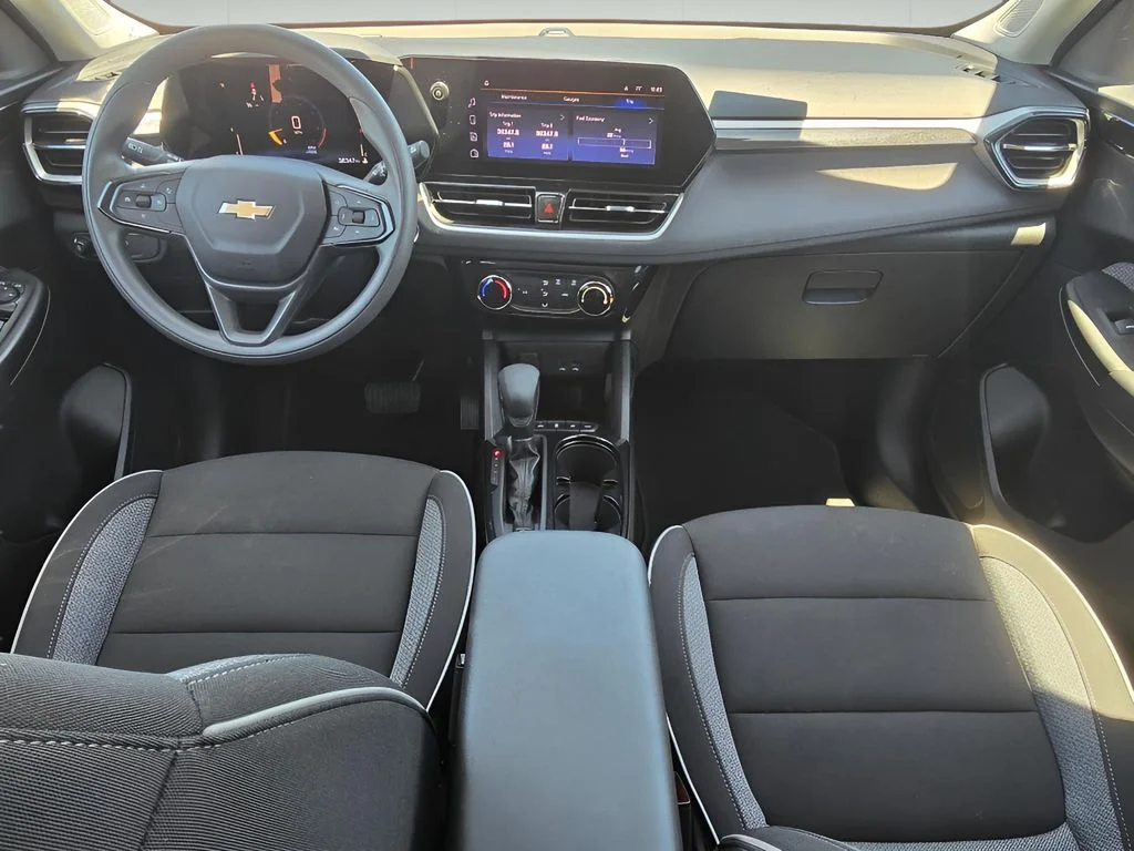 Used 2025 Summit White Chevrolet LT image 14
