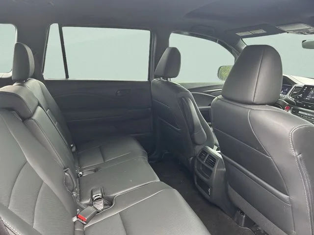 Used 2022 Black Honda EX-L image 22