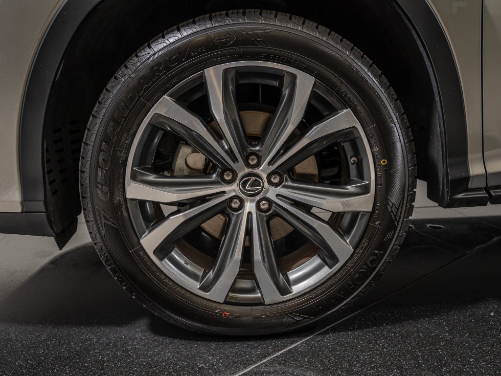 Used 2020 Atomic Silver Lexus 350 image 13