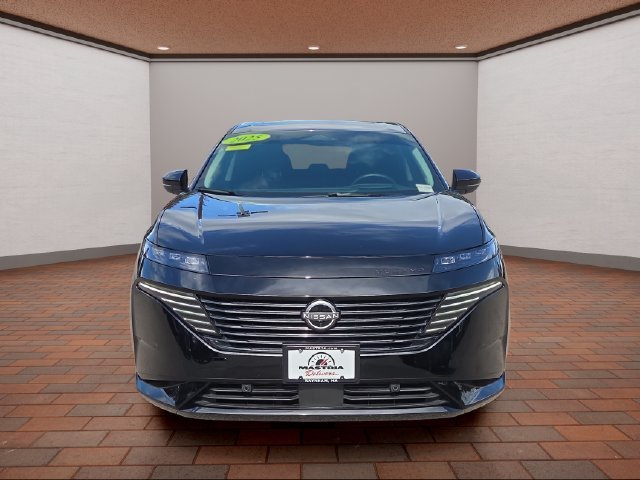 Certified Used 2025 Black Nissan Platinum image 33