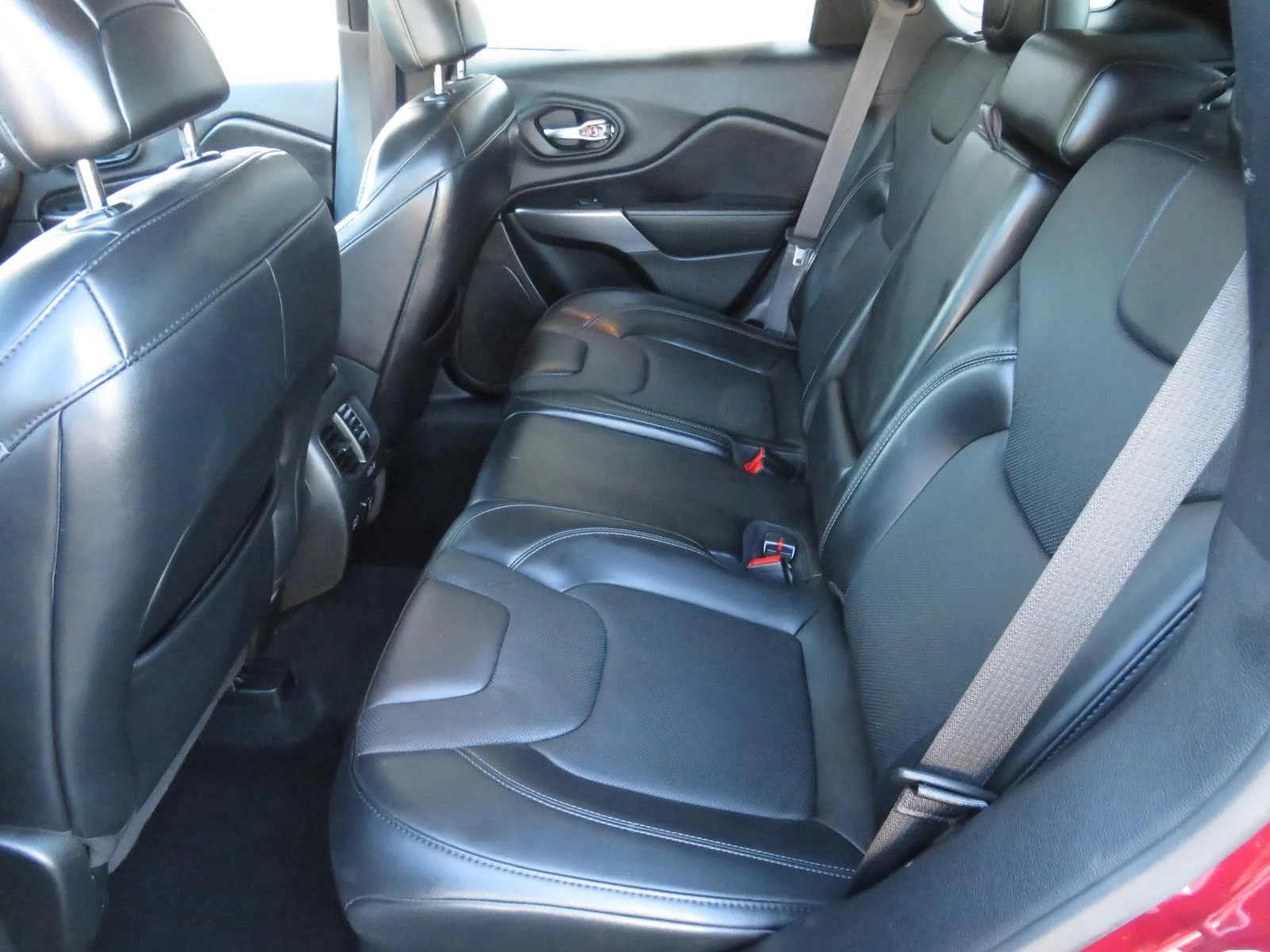 Used 2021 Velvet Red Pearlcoat Jeep Limited image 24