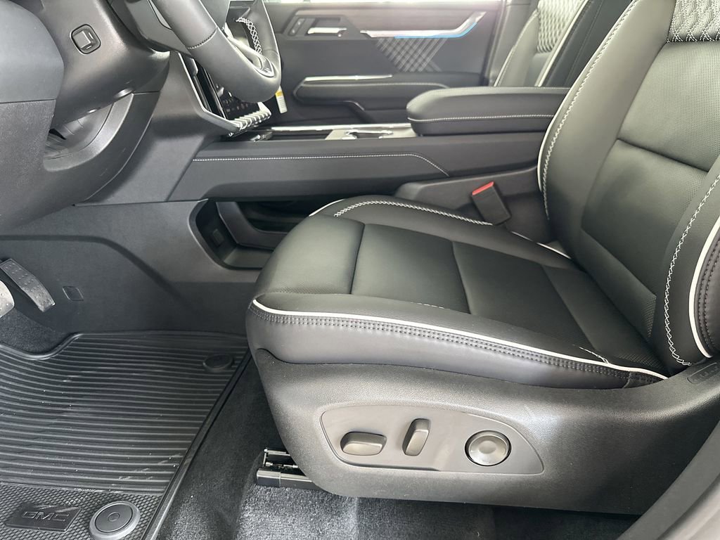 2026 GMC Acadia Denali - Photo 14
