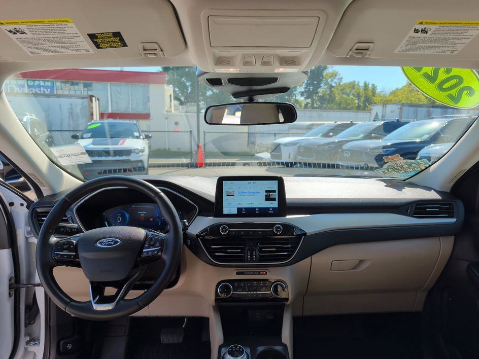 Used 2022 Oxford White Ford SEL image 11