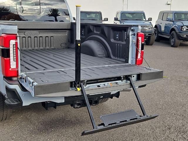 2026 Ford F-250 Super Duty Platinum - Photo 38