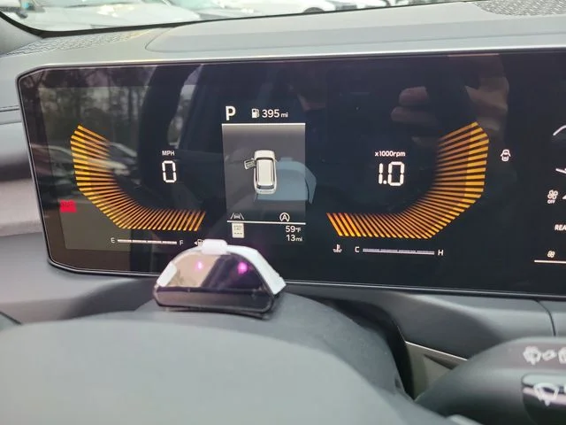 New 2027 Ivory Silver Kia S image 14
