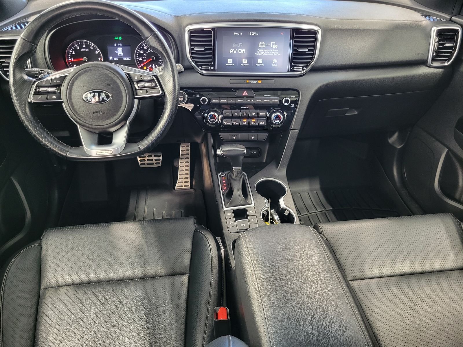 Used 2021 White Kia S image 27