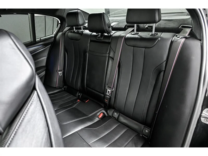 Used 2019 Black Sapphire Metallic BMW Competition image 18