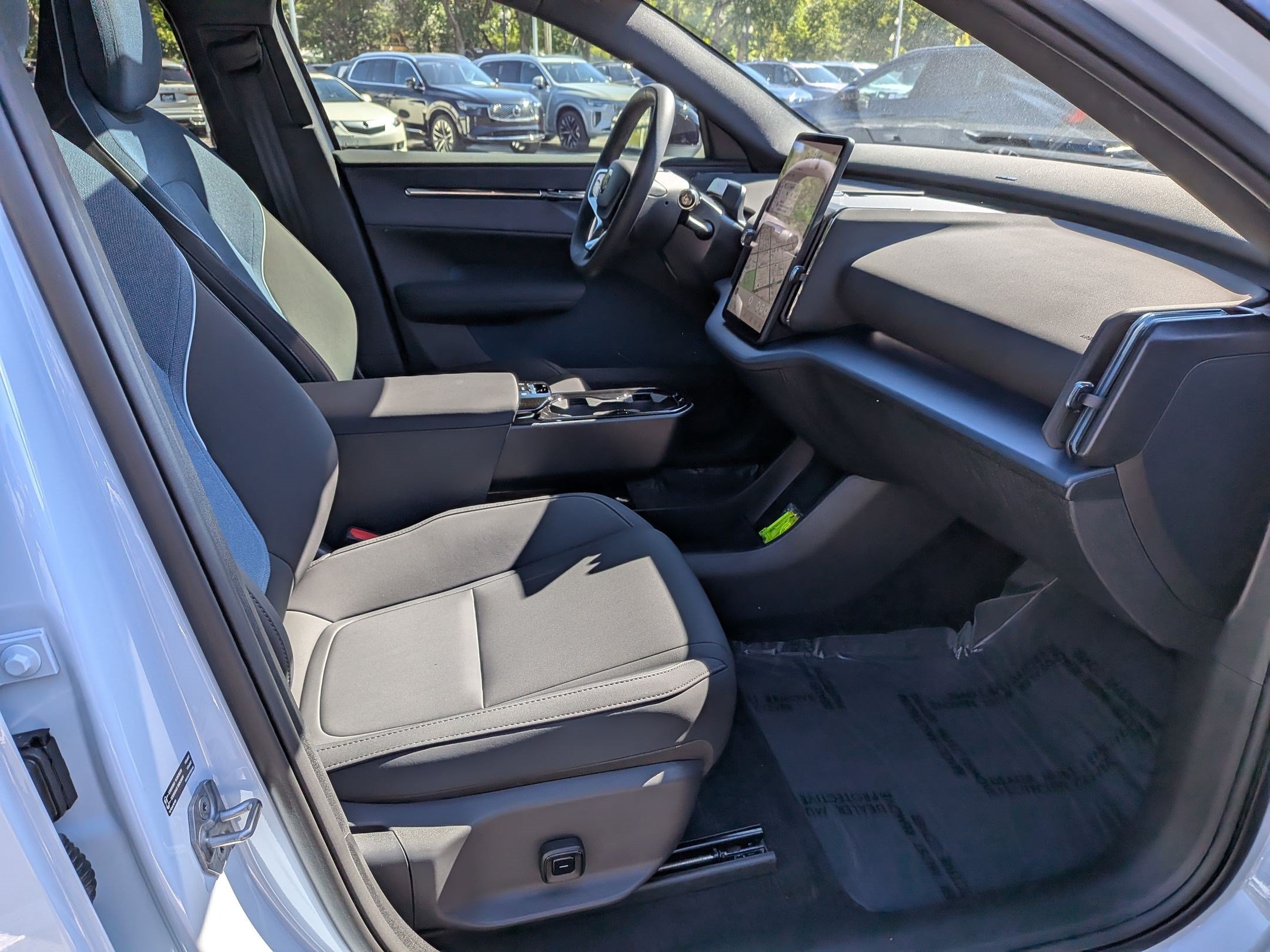 Certified Used 2025 Cloud Volvo Ultra image 28