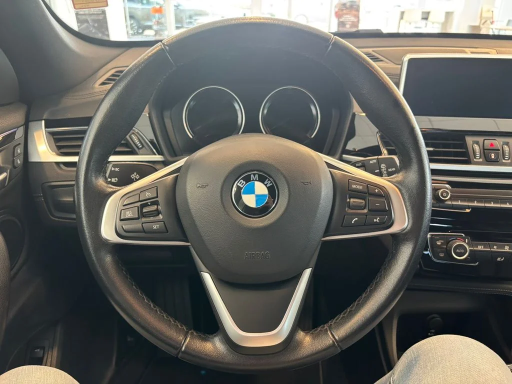 Used 2021 Black BMW xDrive28i image 17
