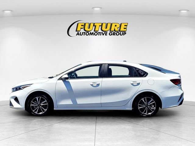 Used 2023 White Kia LXS image 7