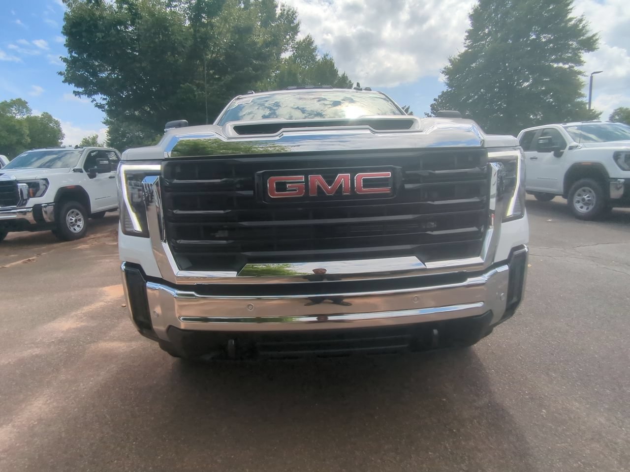 New 2026 Summit White GMC Pro image 3