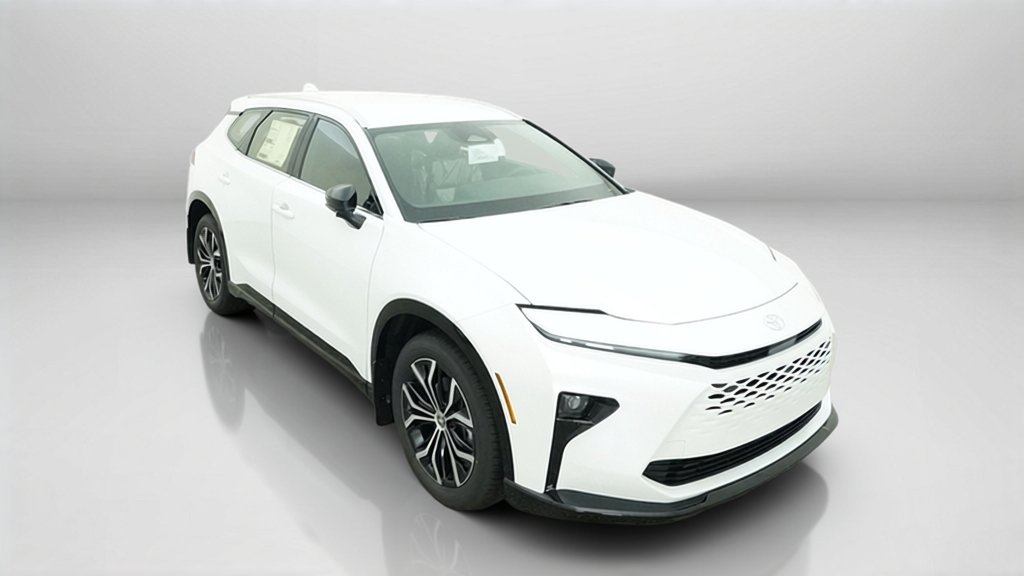 New 2026 Oxygen White Toyota XLE image 35