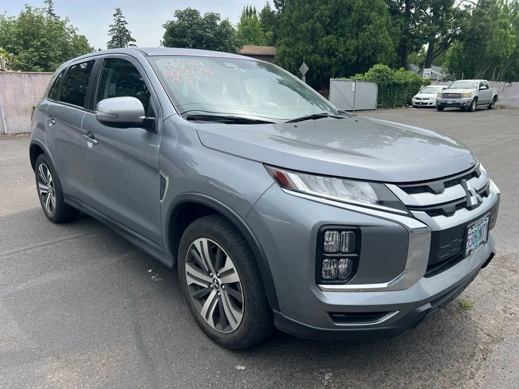 Used 2022 Gray Mitsubishi 2.0 SE image 1