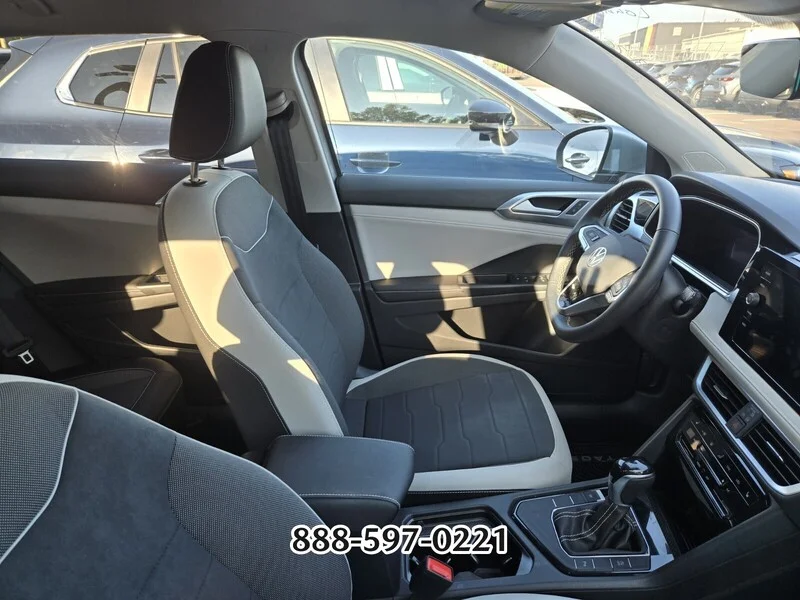 Used 2026 Pyrite Silver Metallic Volkswagen 1.5T SE image 10