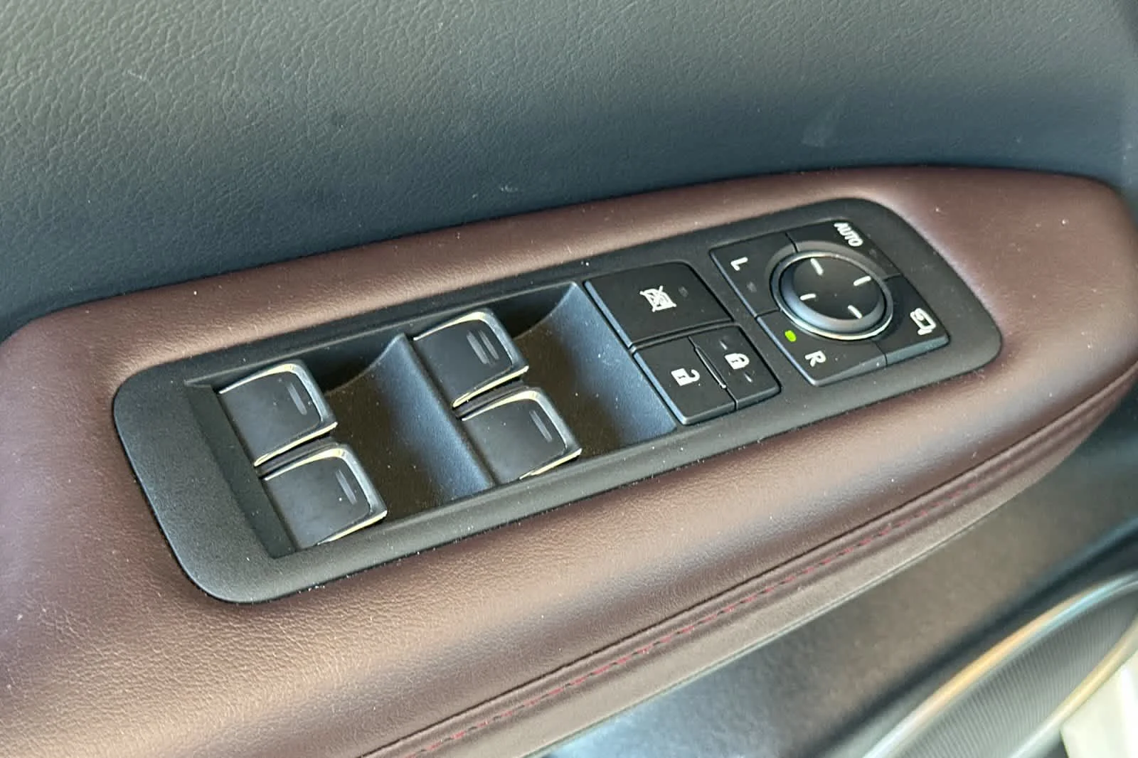 Used 2019 Eminent White Pearl Lexus  image 13