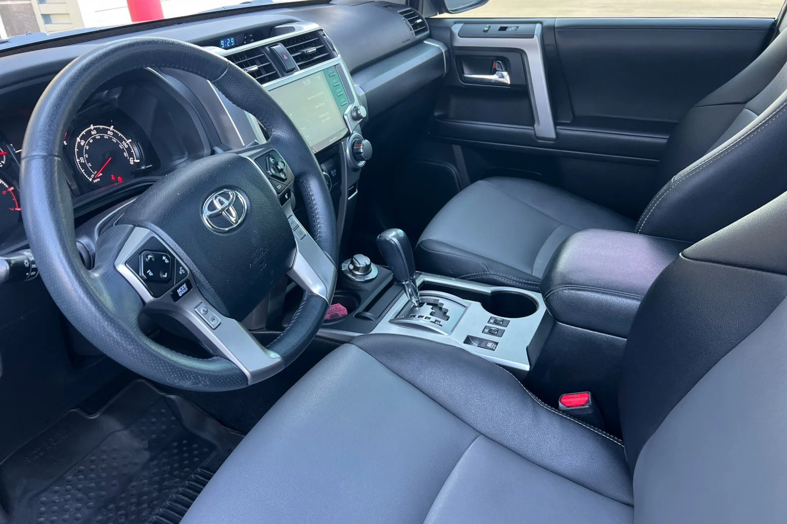 Used 2022 Magnetic Gray Metallic Toyota SR5 Premium image 9