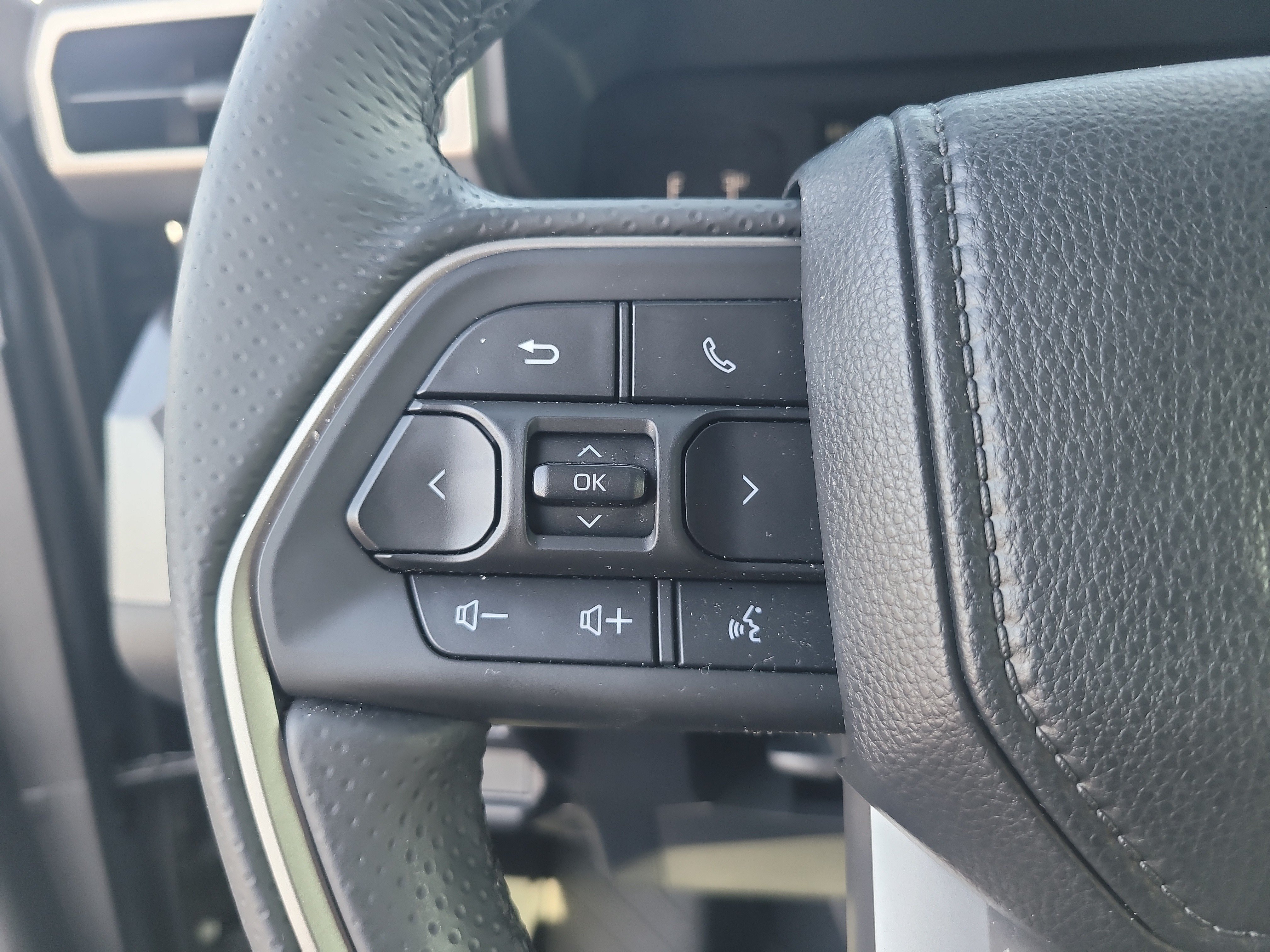 Used 2025 Underground Toyota SR5 image 27