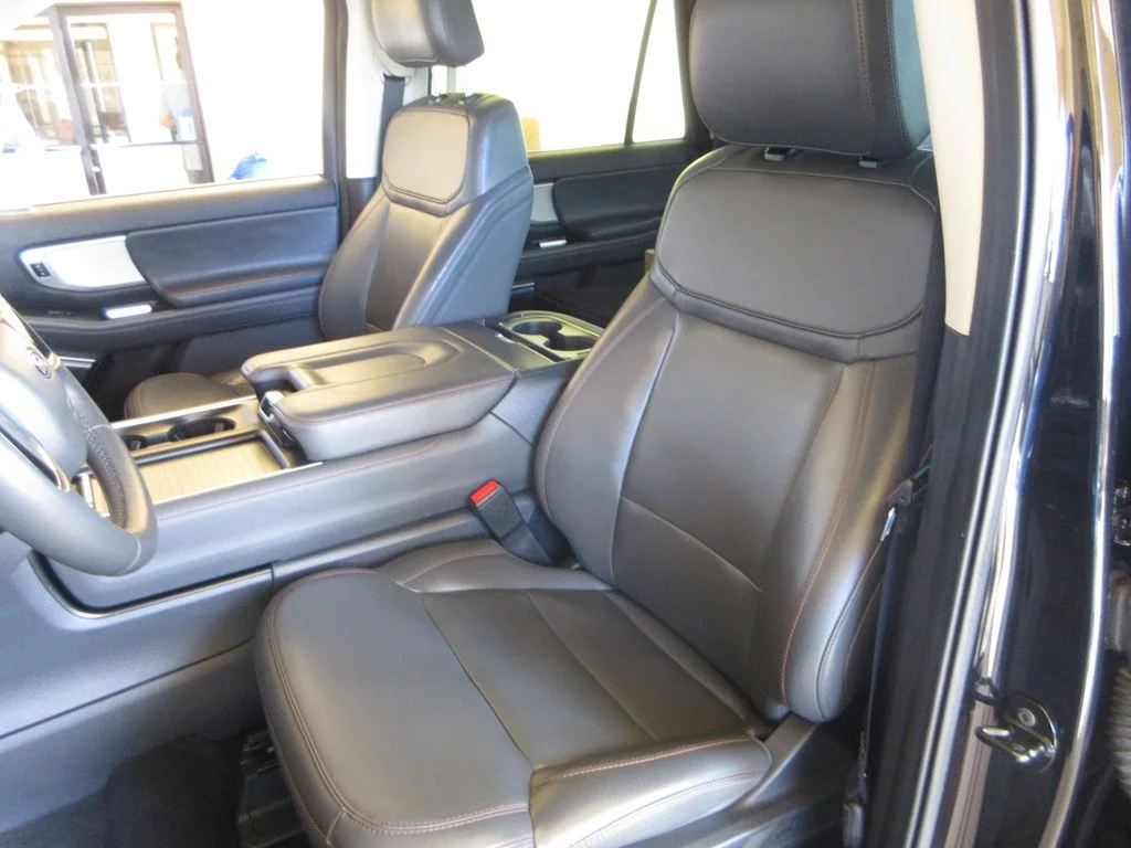 Certified Used 2025 Agate Black Metallic Ford Active image 12