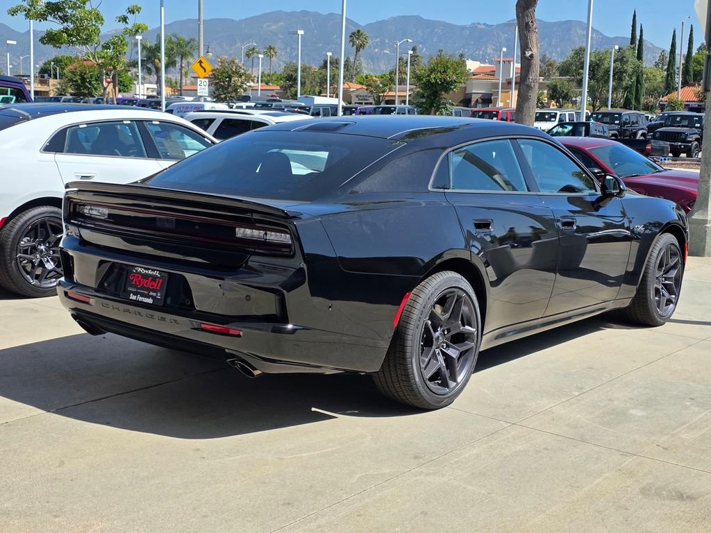 New 2026 Diamond Black Crystal Pearlcoat Dodge R/T image 4