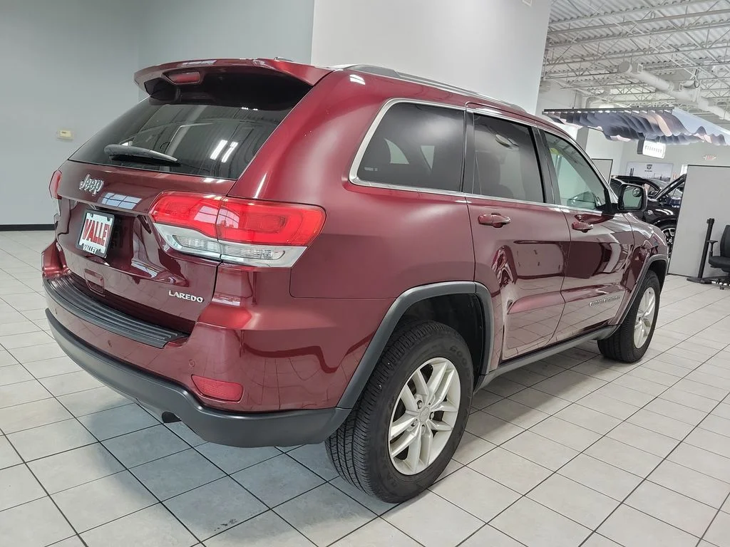 Used 2017 Red Jeep Laredo image 12