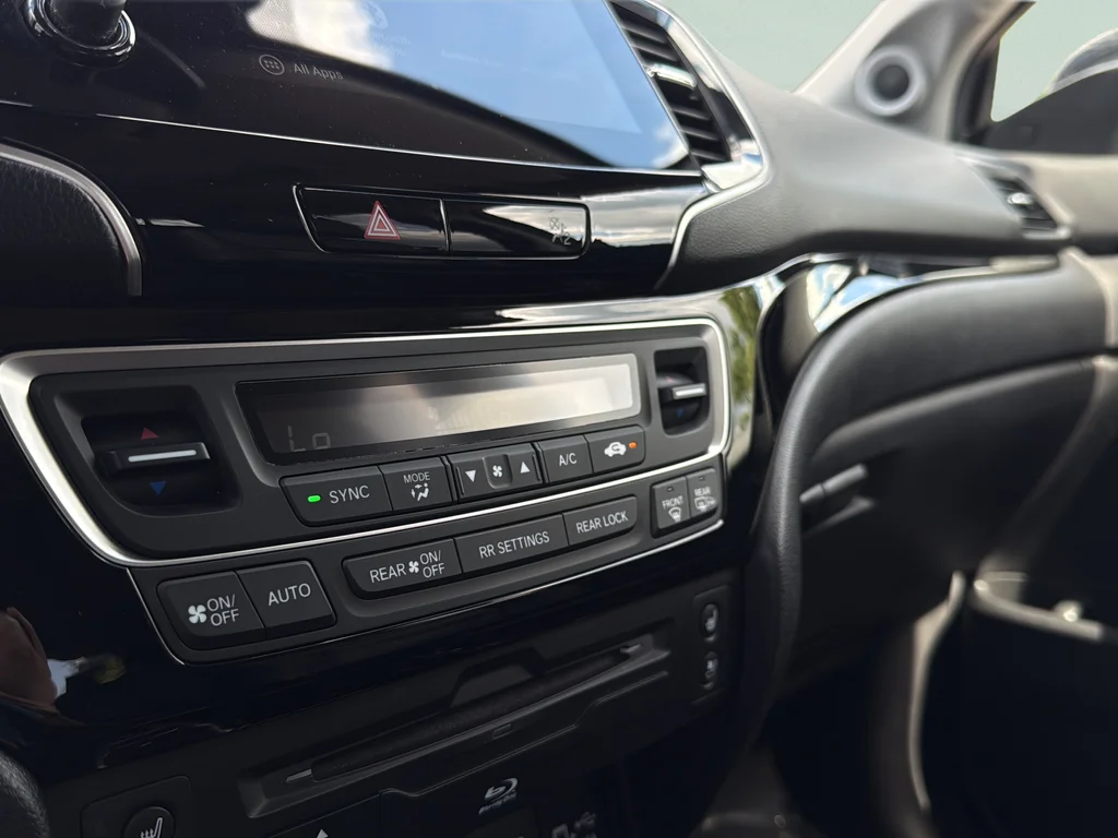 Used 2019 Red Honda Touring image 19