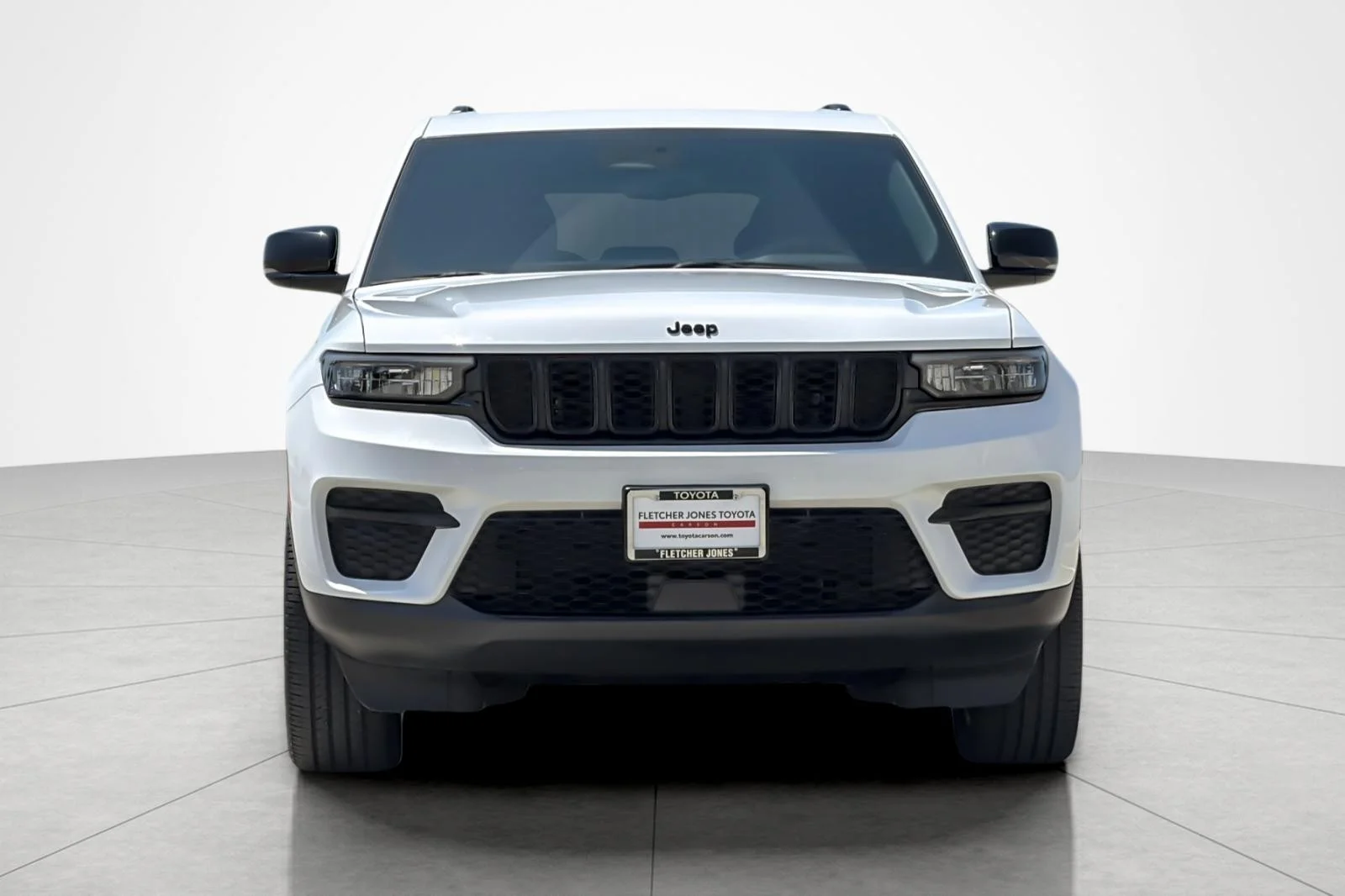 Used 2023 BRIGHT WHITE Jeep Altitude image 8