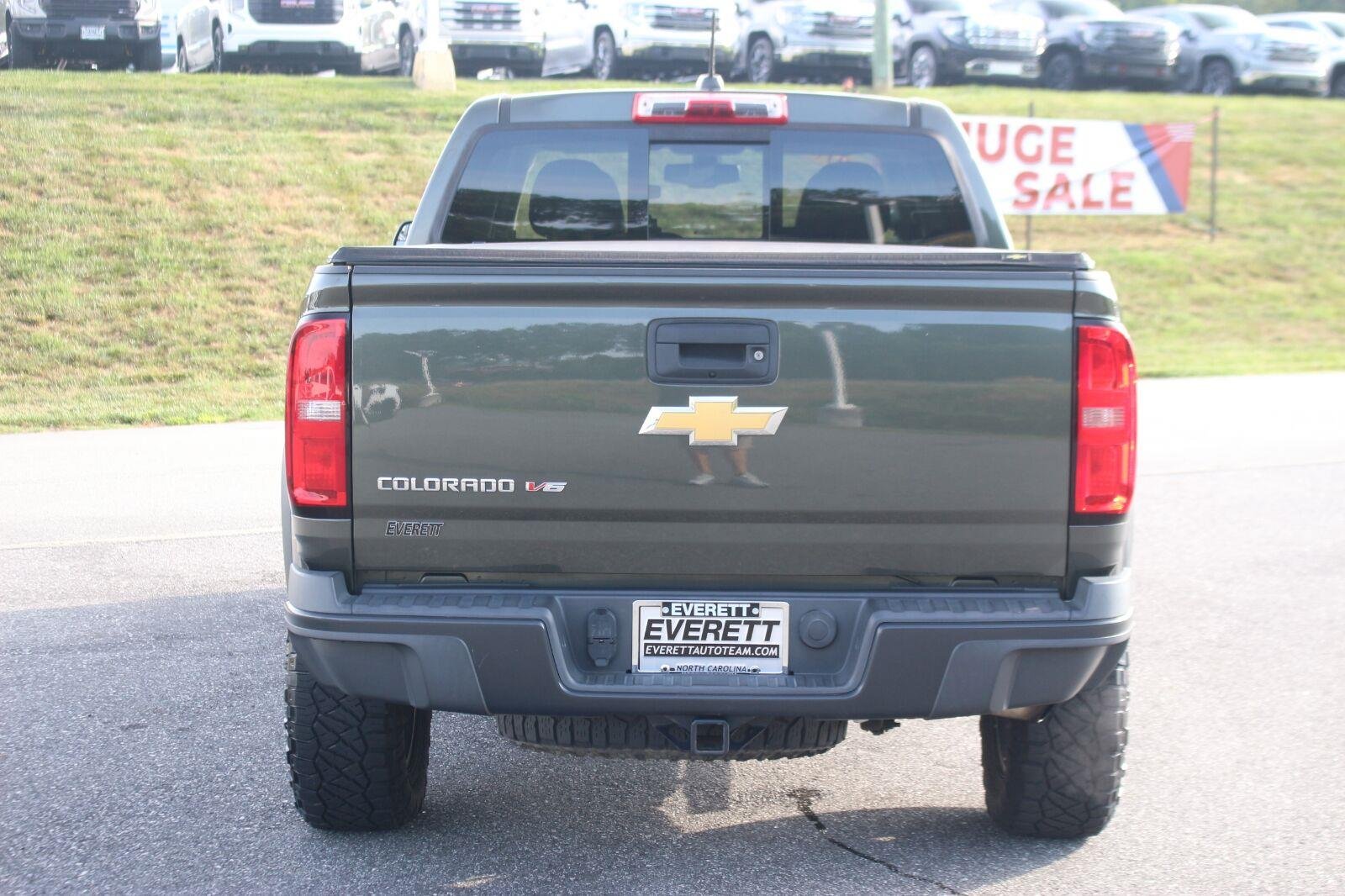 Used 2018 DEEPWOOD GREEN METALLIC Chevrolet 4WD ZR2 image 6