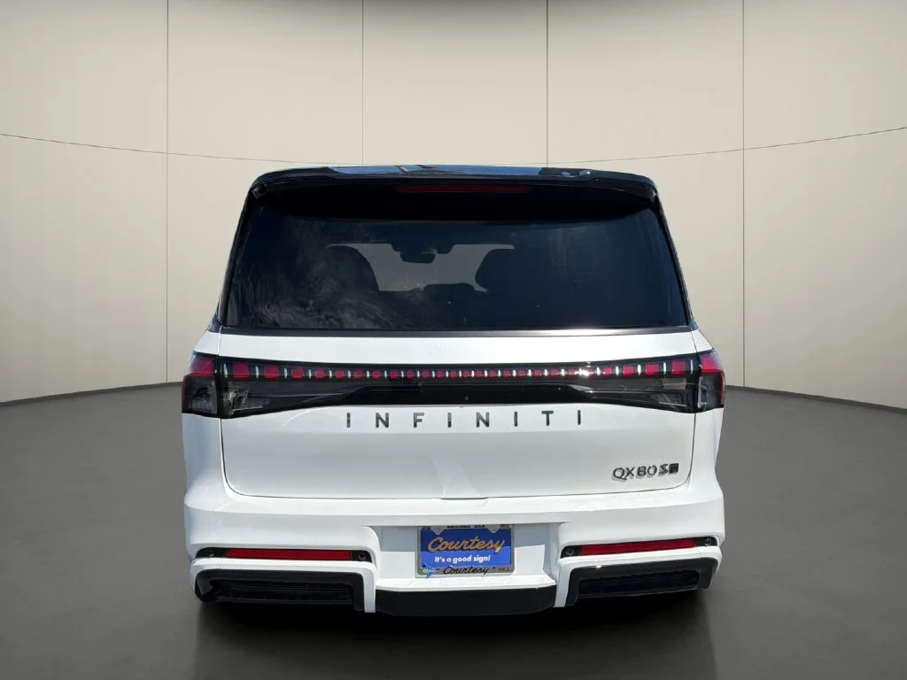 New 2027 2T RADIANT WHIT INFINITI Sport 4WD image 6