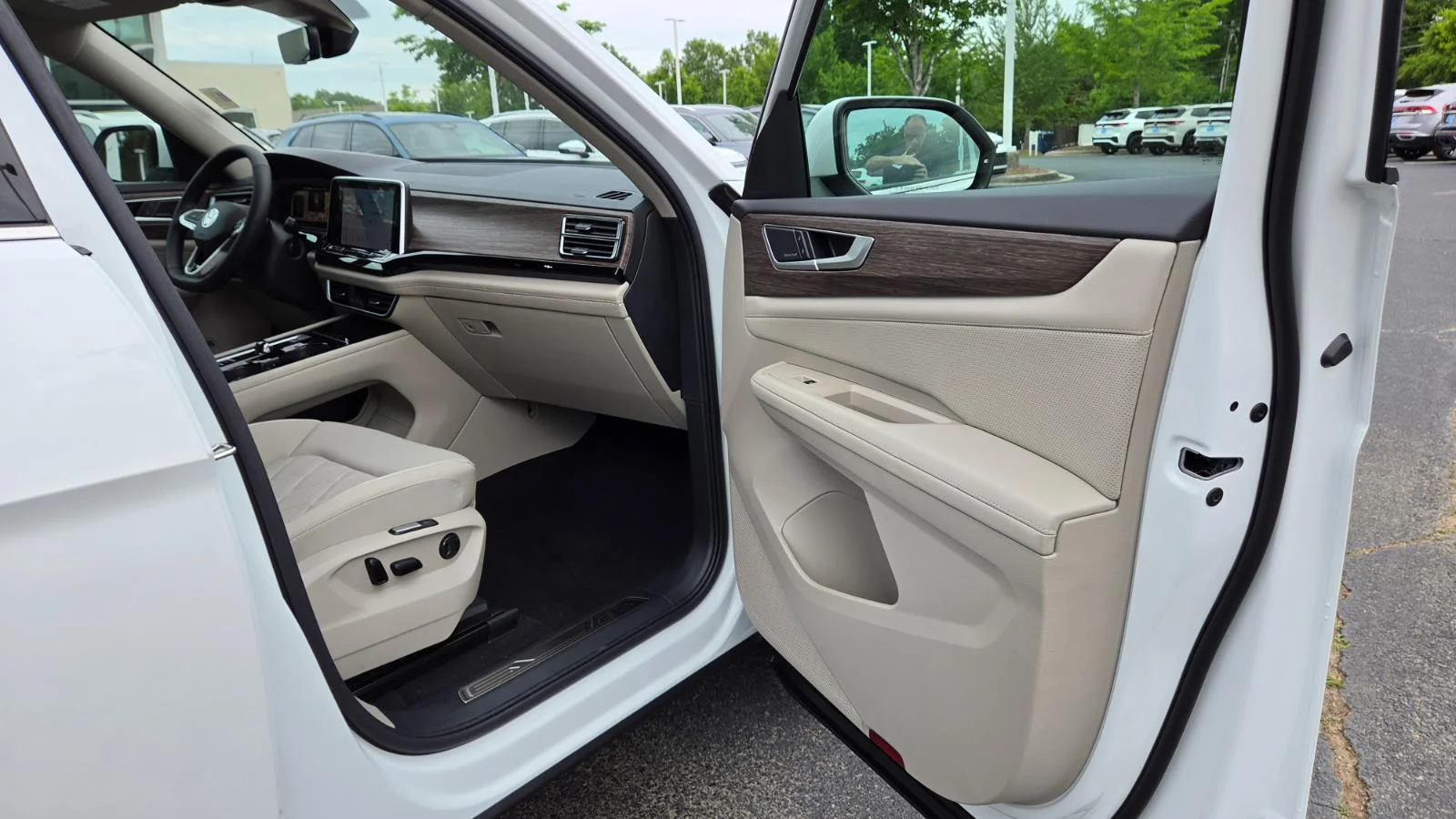 New 2026 Opal White Pearl Volkswagen 2.0T SEL Premium R-Line image 51